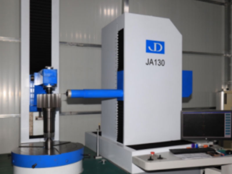 Gear measuring instrument