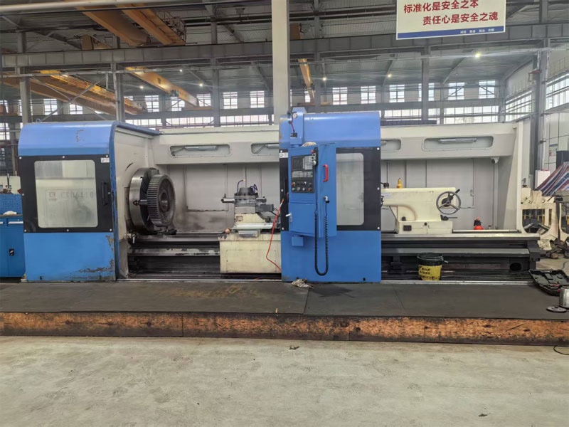 Heavy-duty CNC lathe